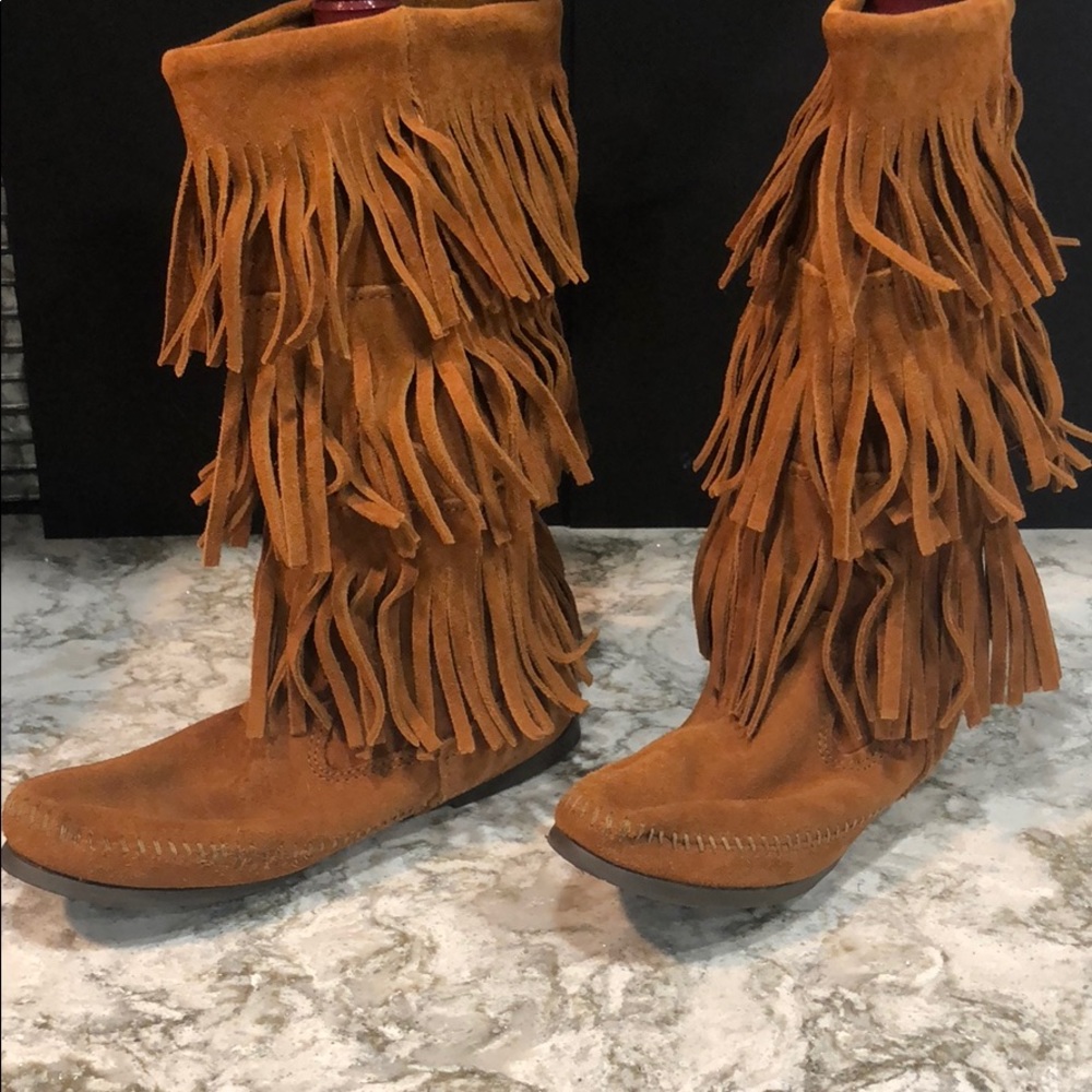 Minnetonka Brown Fringe Boots